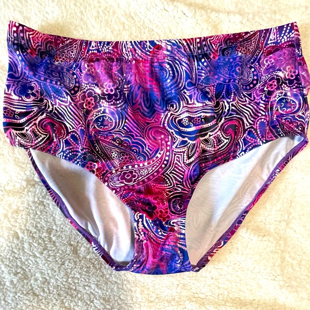 NWT plus size swimsuit bottoms, beautiful bright colors, size 20.